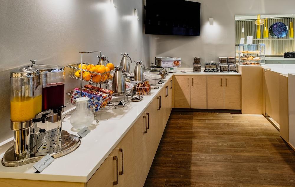 Bell Tower Hotel Ann Arbor Ngoại thất bức ảnh