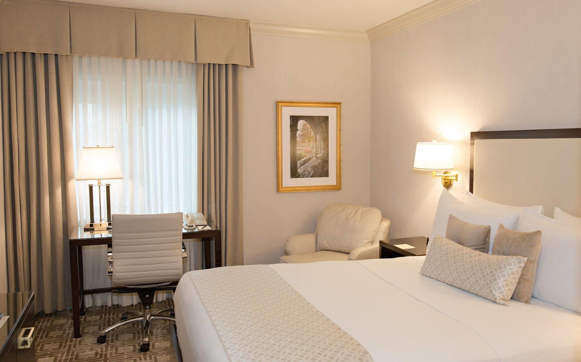 Bell Tower Hotel Ann Arbor Ngoại thất bức ảnh